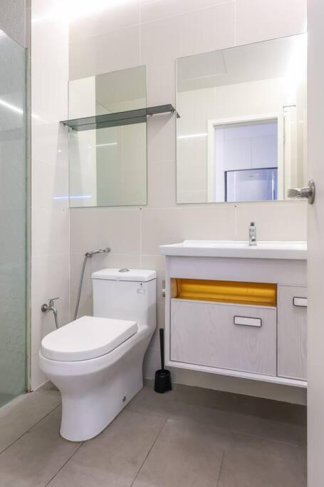 Apartment Kl Sanctuary Style Comforts, Pool, Gym, Near Mrt!
