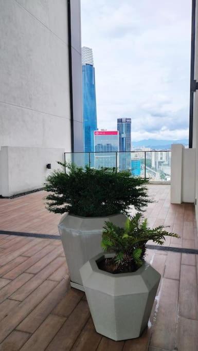 Apartment Kl Sanctuary Style Comforts, Pool, Gym, Near Mrt! *