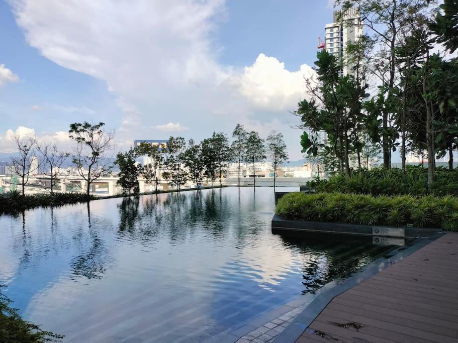 Kl Sanctuary Style Comforts, Pool, Gym, Near Mrt! Apartment Kuala Lumpur