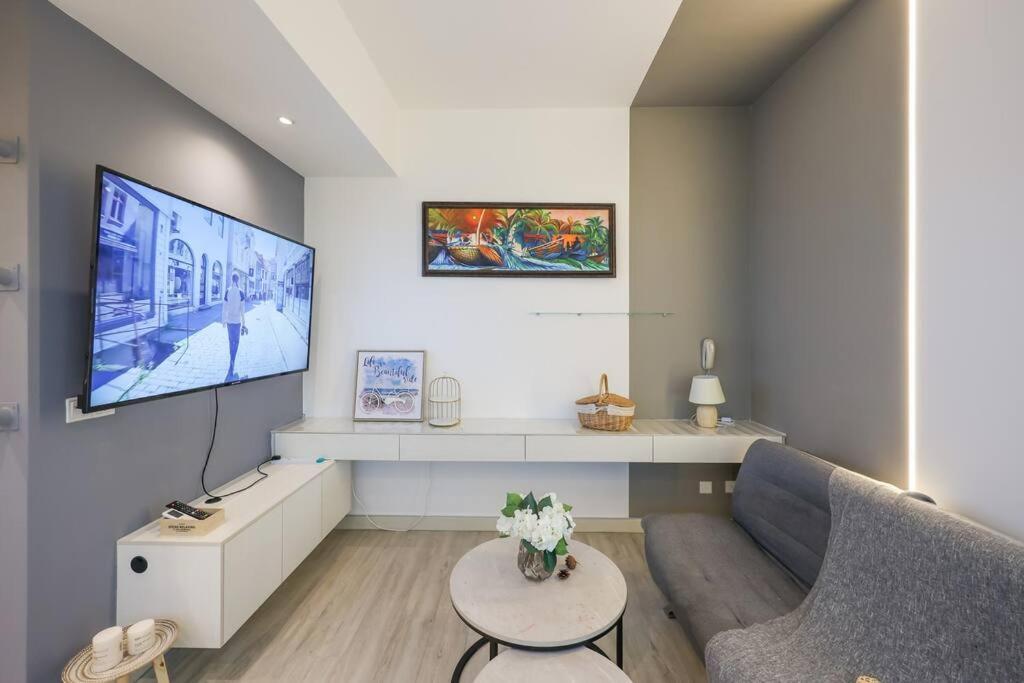 Kl Sanctuary Style Comforts, Pool, Gym, Near Mrt! Apartment